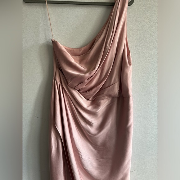 Wedding guest dress. Light pink. One shoulder. Cinched side. - Picture 6 of 9